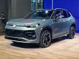 Volkswagen Tiguan R-Line 2026 — 9 Airbags, AWD and ADAS